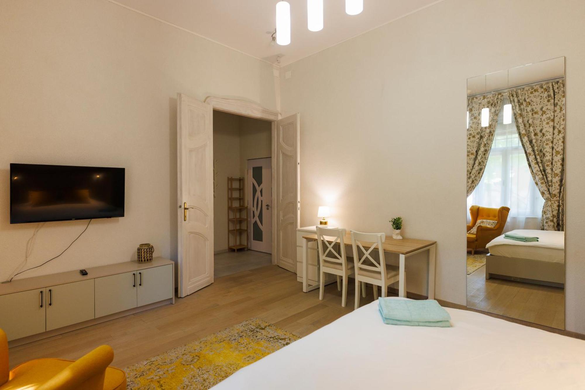 Victoriei Square Apartment Тимишоара Екстериор снимка